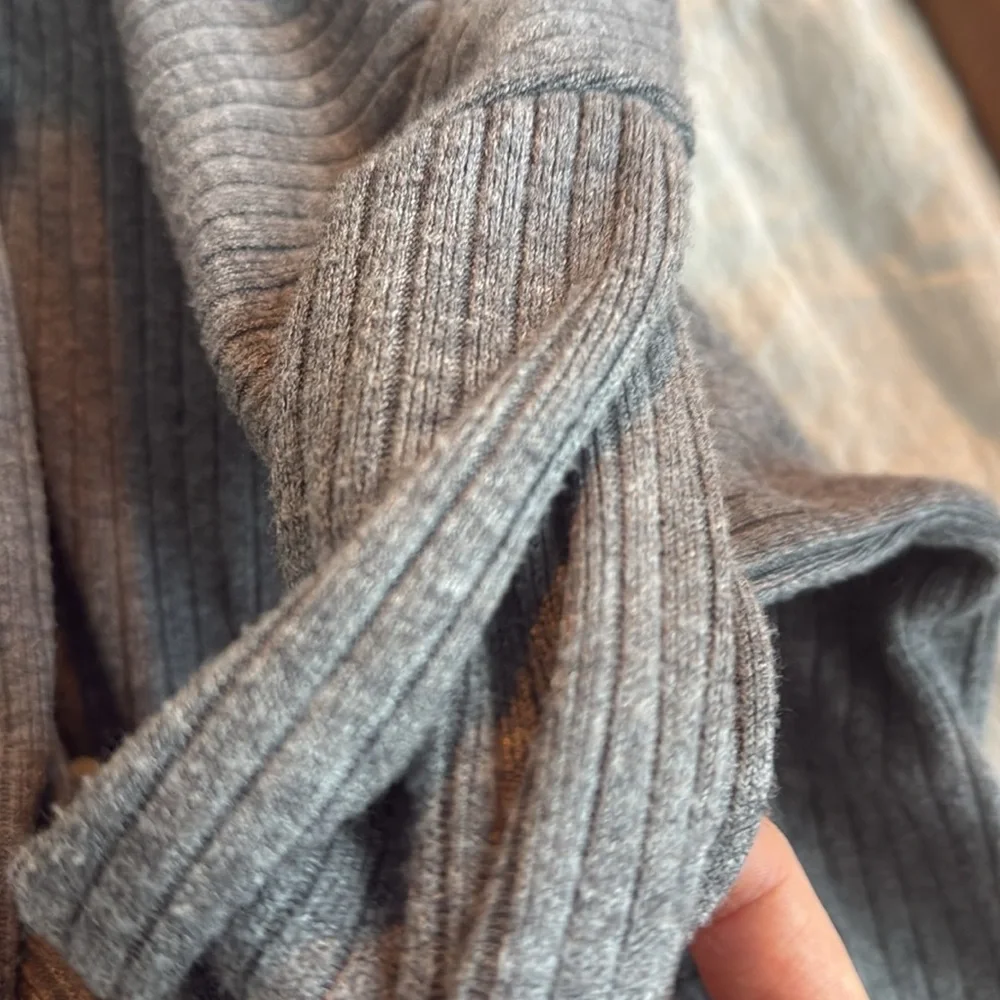 Relaxed Rib Button Front Cardigan - Picture 4 of 4